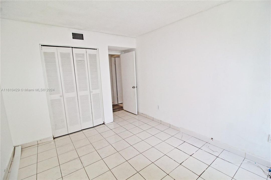 For Rent: $2,000 (2 beds, 1 baths, 716 Square Feet)