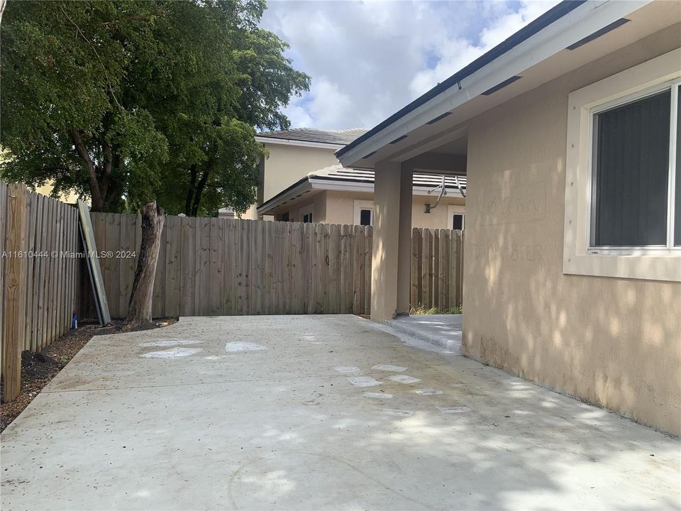 For Rent: $2,800 (3 beds, 2 baths, 1386 Square Feet)