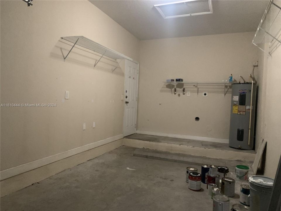 For Rent: $2,800 (3 beds, 2 baths, 1386 Square Feet)