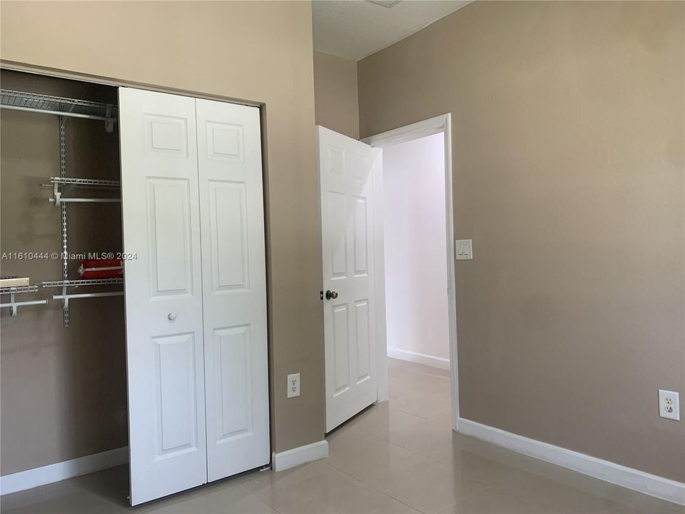 For Rent: $2,800 (3 beds, 2 baths, 1386 Square Feet)