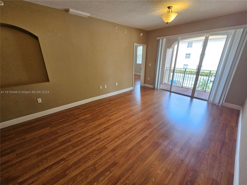 For Rent: $2,600 (2 beds, 2 baths, 1115 Square Feet)