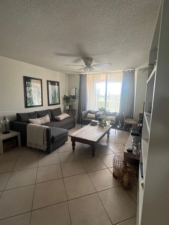 Recently Rented: $2,900 (2 beds, 2 baths, 1180 Square Feet)