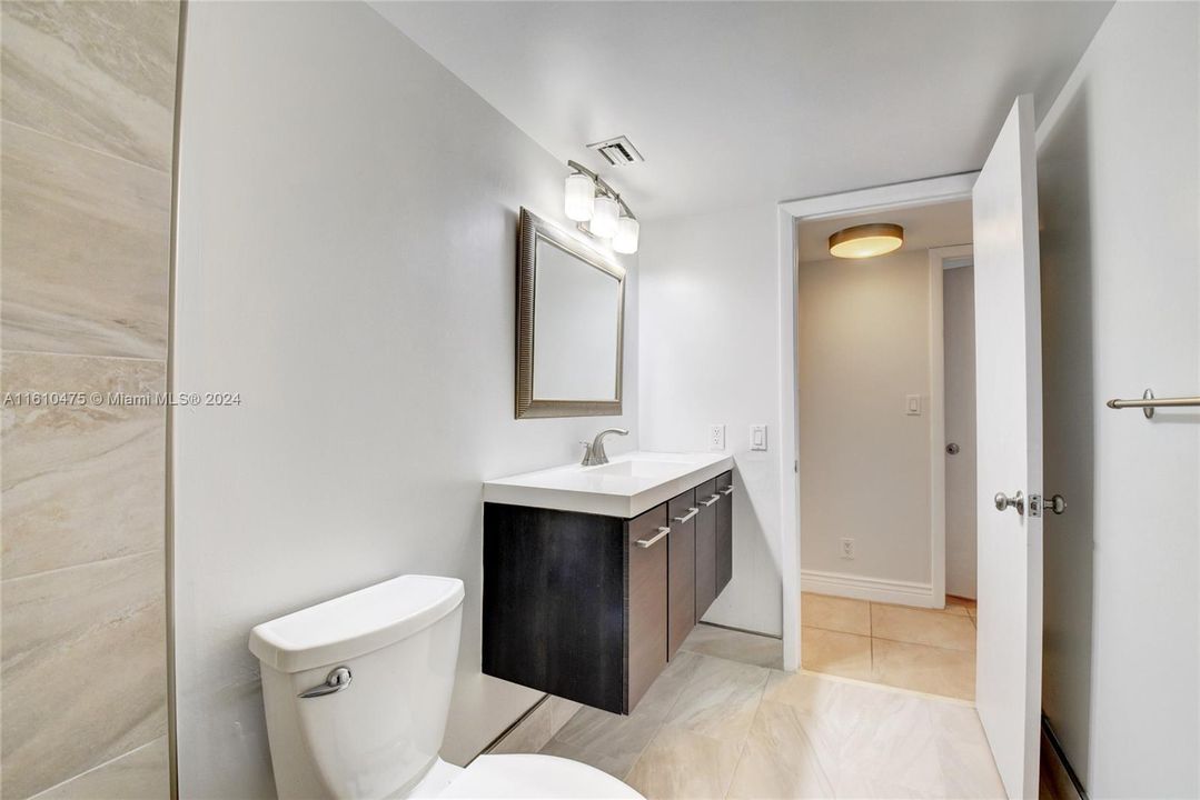 For Sale: $549,900 (2 beds, 2 baths, 1267 Square Feet)