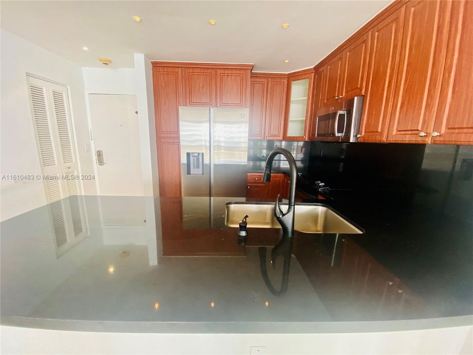 Recently Rented: $2,600 (1 beds, 1 baths, 757 Square Feet)