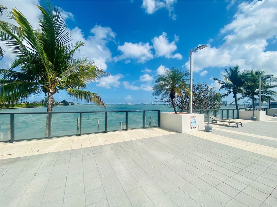 Recently Rented: $2,600 (1 beds, 1 baths, 757 Square Feet)