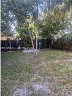 For Rent: $2,500 (3 beds, 2 baths, 1390 Square Feet)