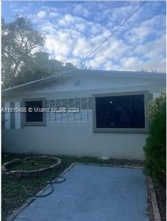 For Rent: $2,500 (3 beds, 2 baths, 1390 Square Feet)