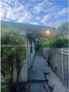 For Rent: $2,500 (3 beds, 2 baths, 1390 Square Feet)