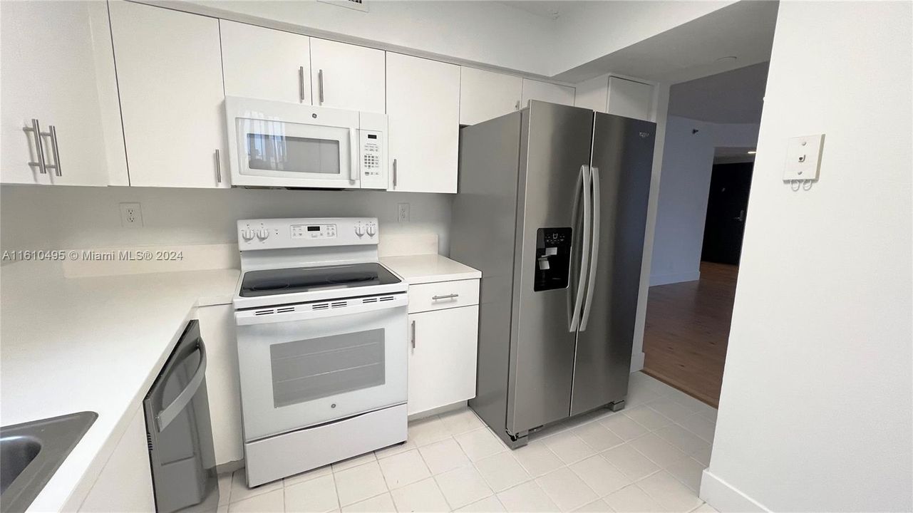 For Rent: $3,350 (2 beds, 2 baths, 1181 Square Feet)