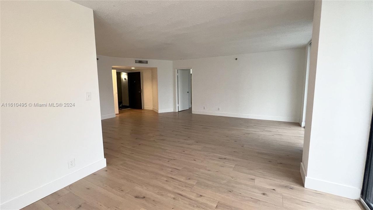 For Rent: $3,350 (2 beds, 2 baths, 1181 Square Feet)