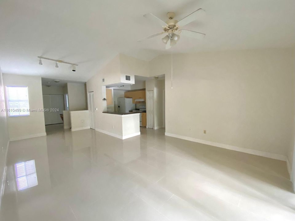 For Sale: $369,000 (2 beds, 2 baths, 1330 Square Feet)