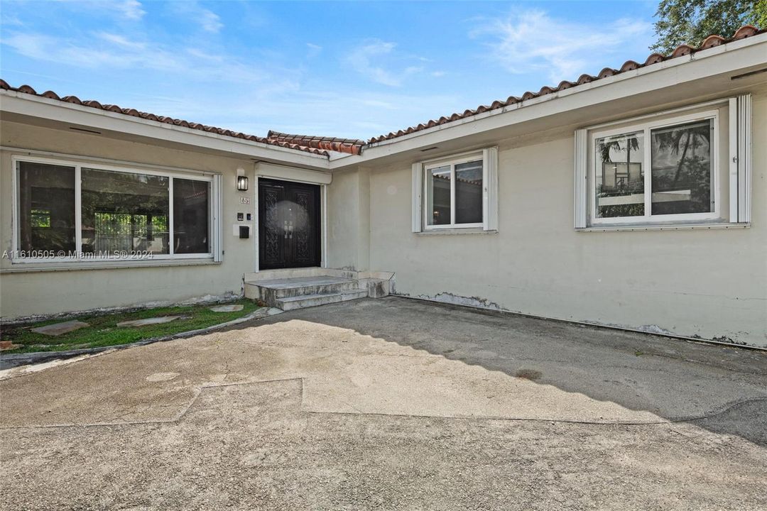 For Sale: $1,099,000 (3 beds, 3 baths, 3198 Square Feet)