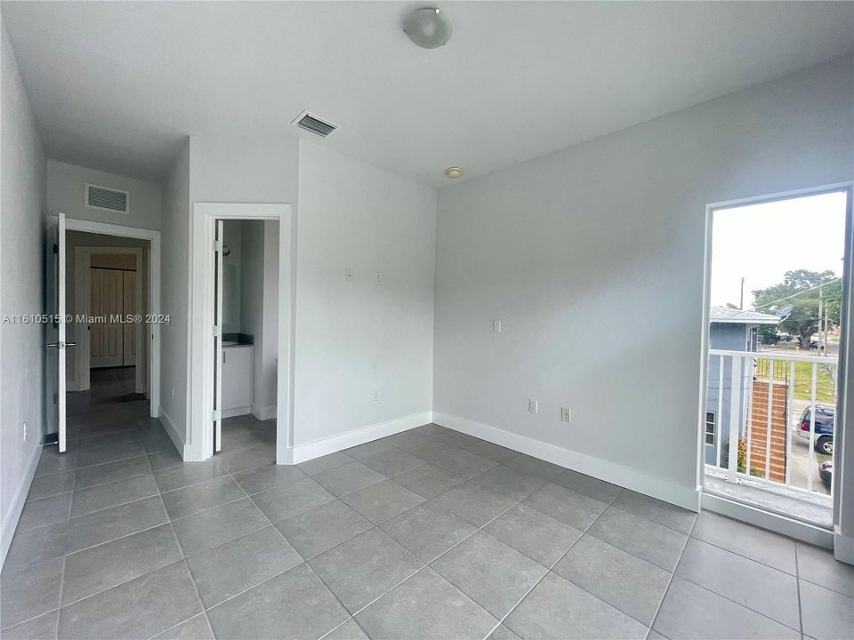 For Rent: $3,300 (3 beds, 2 baths, 1165 Square Feet)