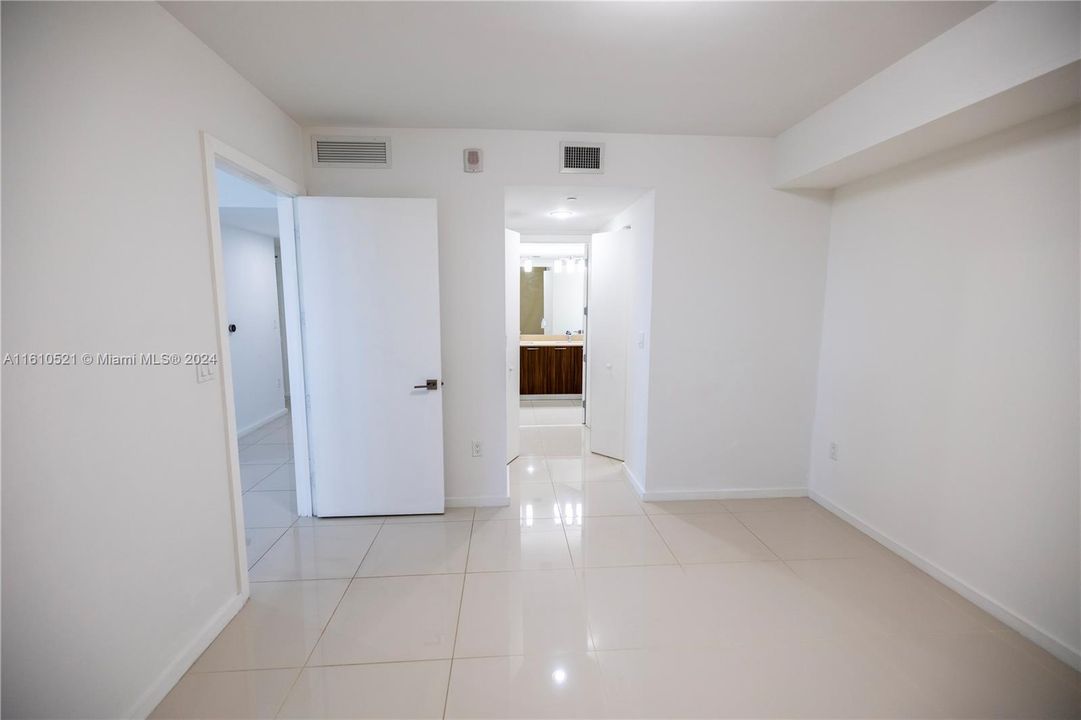 En Venta: $520,000 (2 camas, 2 baños, 1067 Pies cuadrados)