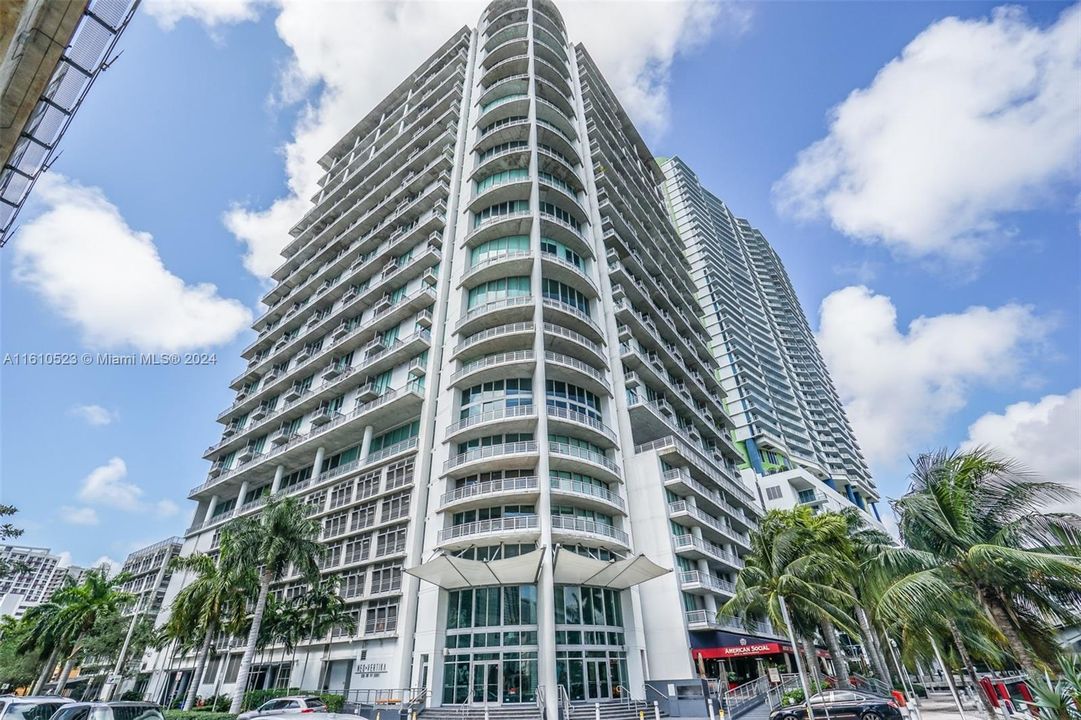 Neo Vertika is a 36 story luxury condo in the Heart of Brickell