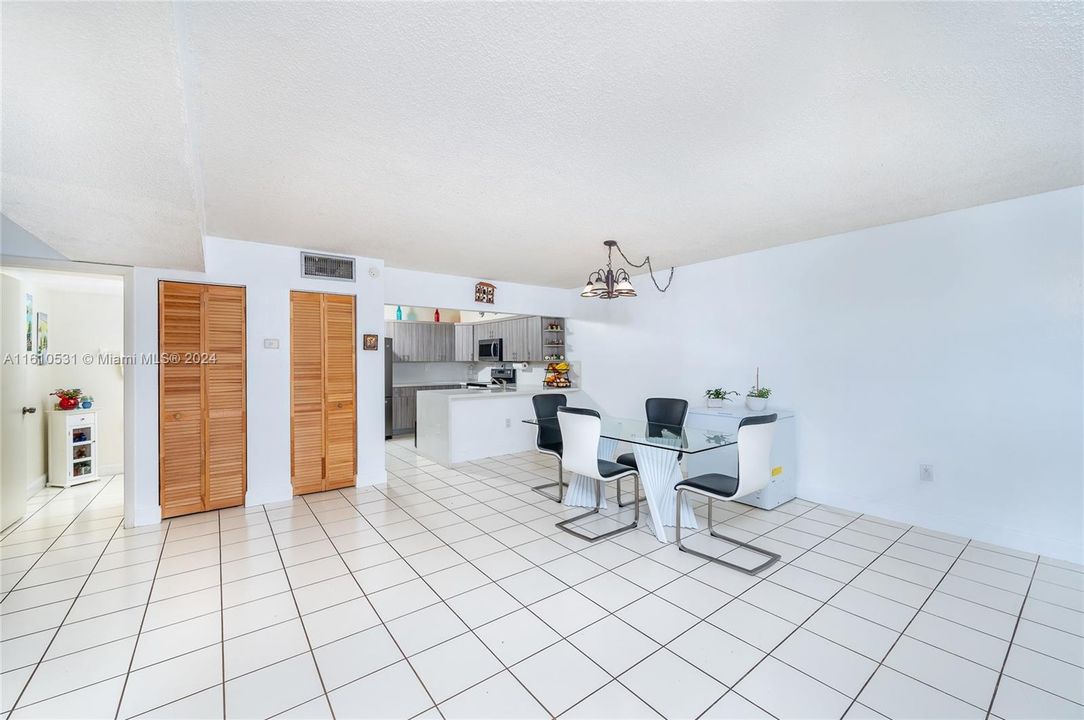 Recently Sold: $399,000 (3 beds, 2 baths, 1850 Square Feet)