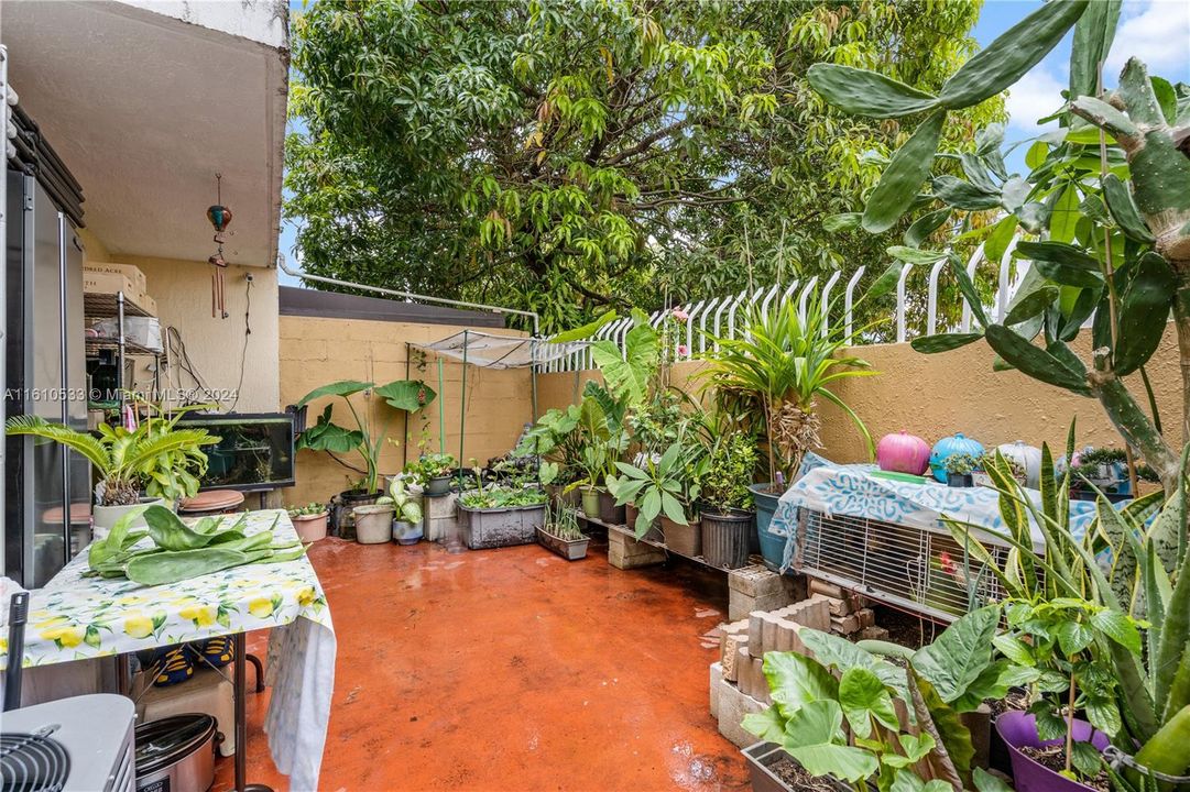 En Venta: $325,000 (2 camas, 2 baños, 960 Pies cuadrados)