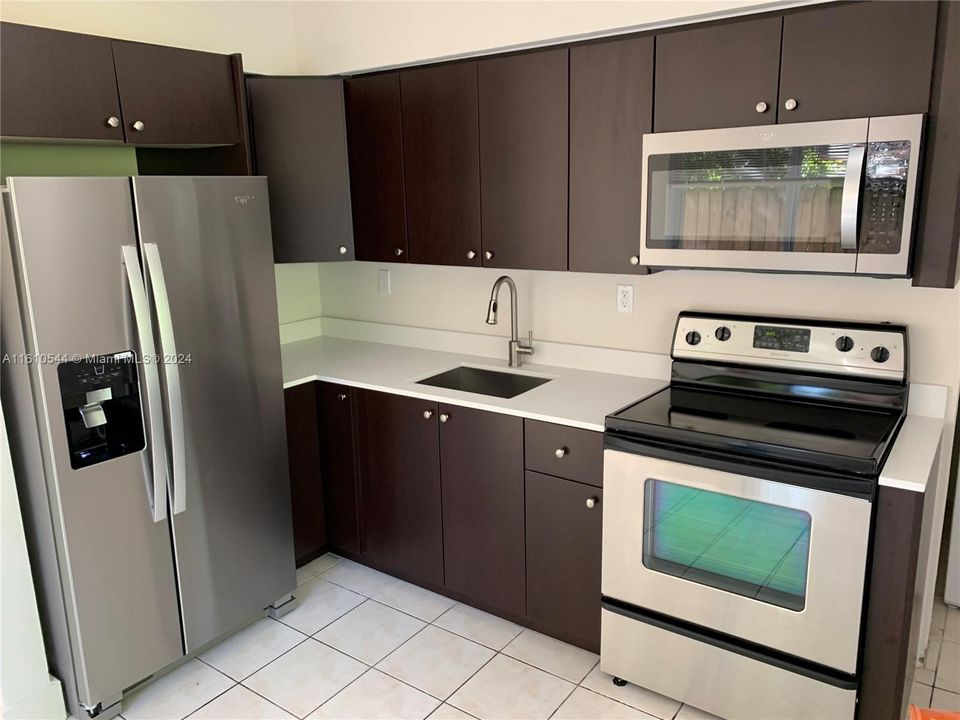 For Rent: $3,500 (3 beds, 2 baths, 2120 Square Feet)