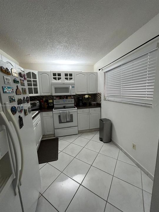 For Rent: $2,400 (2 beds, 2 baths, 1038 Square Feet)