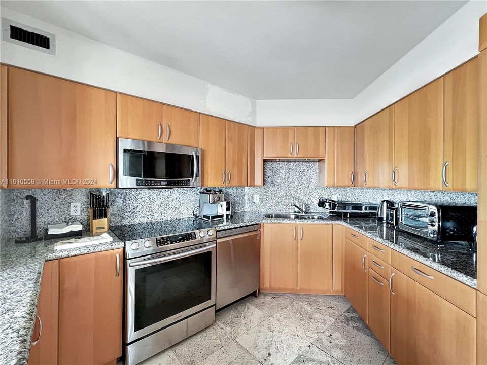 For Rent: $5,000 (2 beds, 2 baths, 1360 Square Feet)