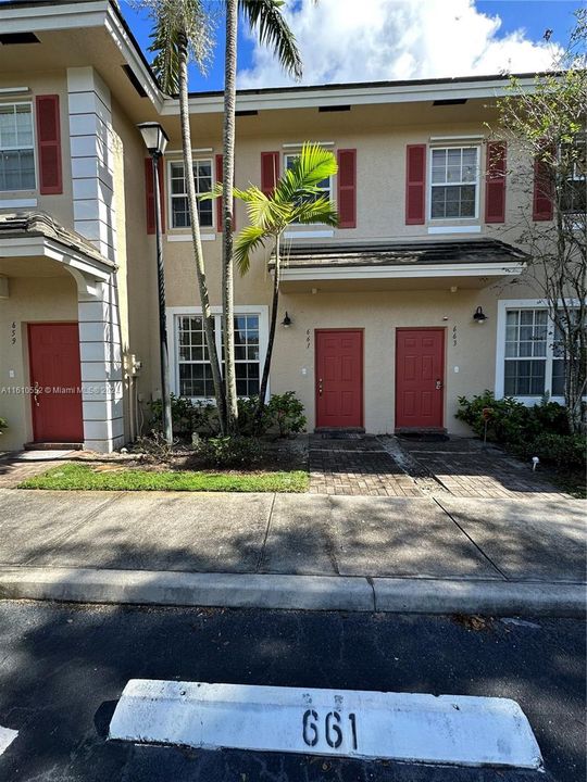 For Rent: $2,300 (2 beds, 2 baths, 1280 Square Feet)