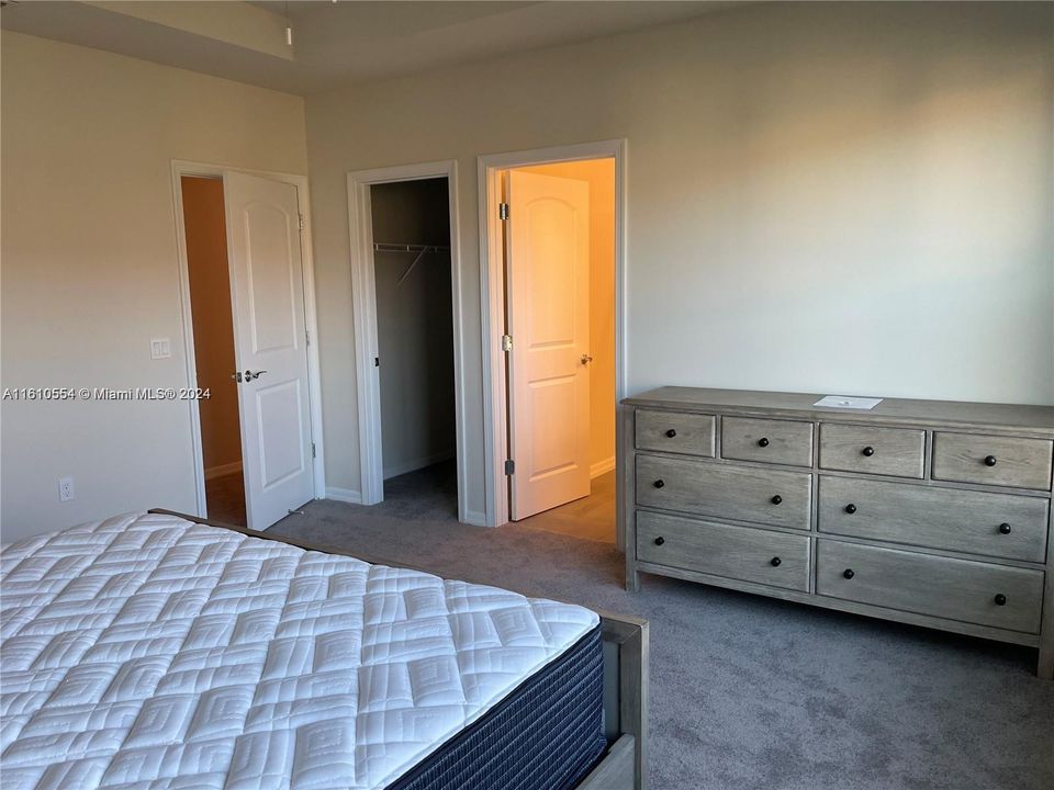 For Rent: $3,450 (3 beds, 2 baths, 1908 Square Feet)