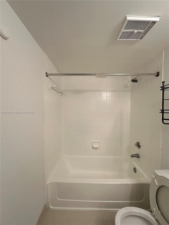 For Rent: $2,150 (2 beds, 2 baths, 986 Square Feet)