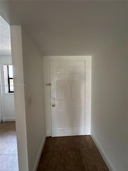 For Rent: $2,150 (2 beds, 2 baths, 986 Square Feet)