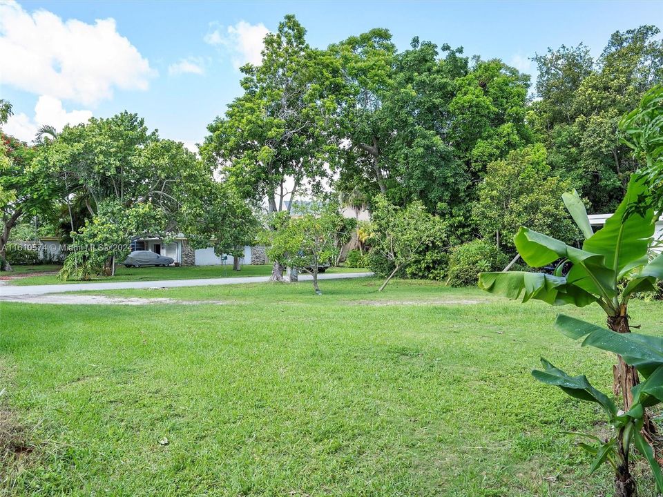 For Sale: $799,000 (3 beds, 3 baths, 2000 Square Feet)