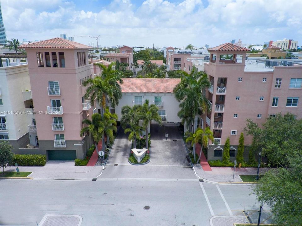 For Sale: $1,795,000 (3 beds, 3 baths, 1900 Square Feet)