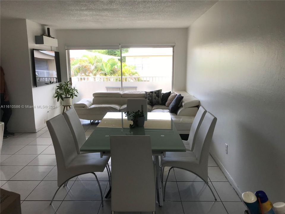 En Venta: $289,900 (2 camas, 2 baños, 1060 Pies cuadrados)