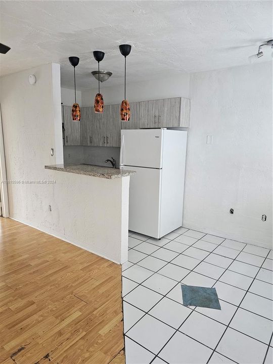 For Rent: $1,785 (1 beds, 1 baths, 572 Square Feet)