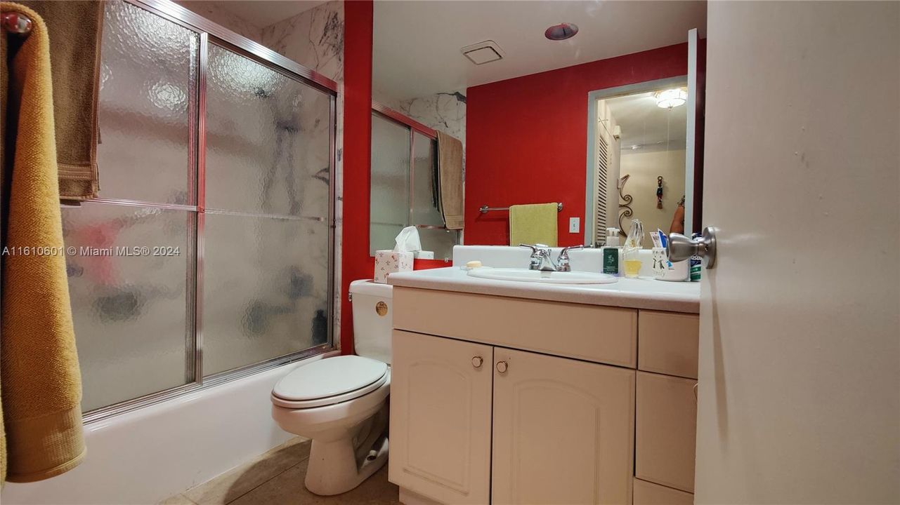 For Sale: $254,900 (1 beds, 1 baths, 800 Square Feet)