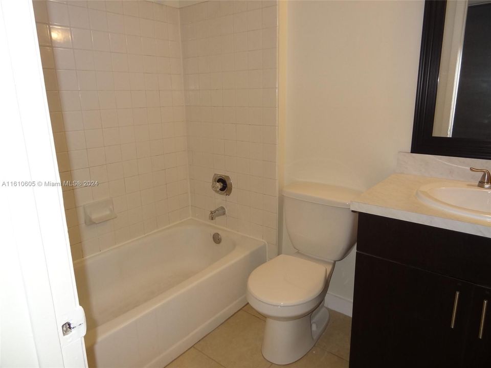 For Rent: $1,800 (1 beds, 1 baths, 693 Square Feet)
