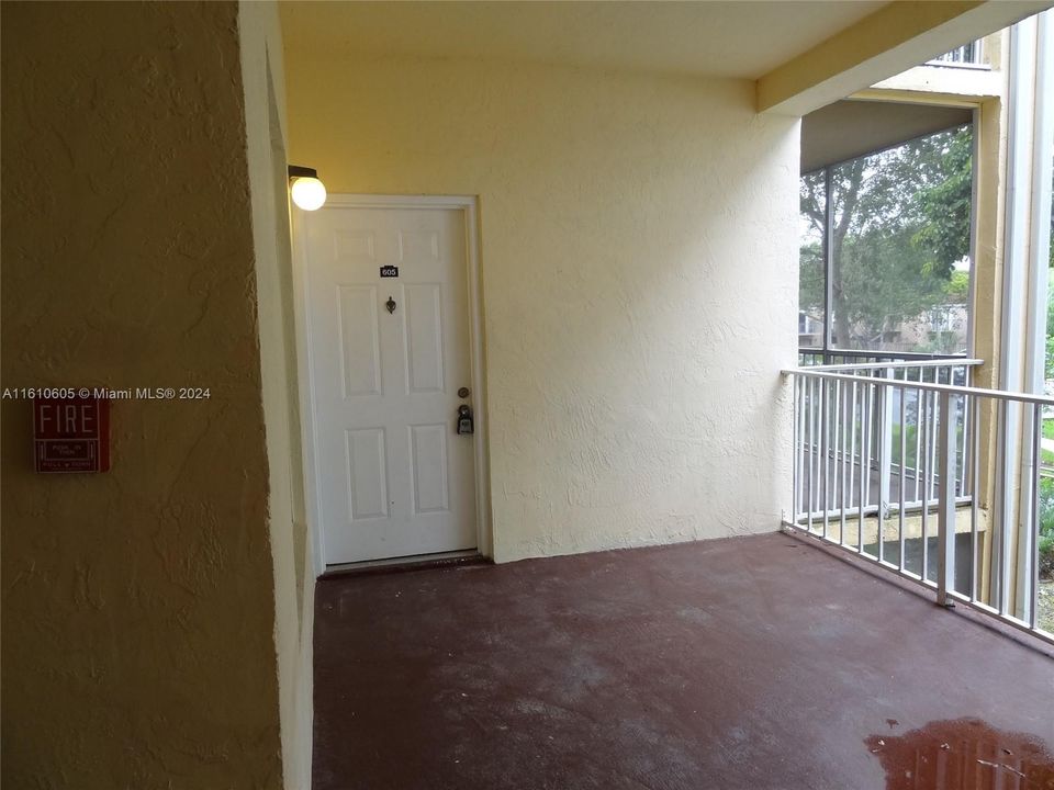 Recently Rented: $1,800 (1 beds, 1 baths, 693 Square Feet)