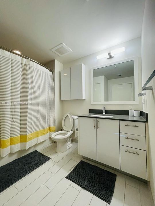 For Sale: $530,000 (1 beds, 1 baths, 945 Square Feet)