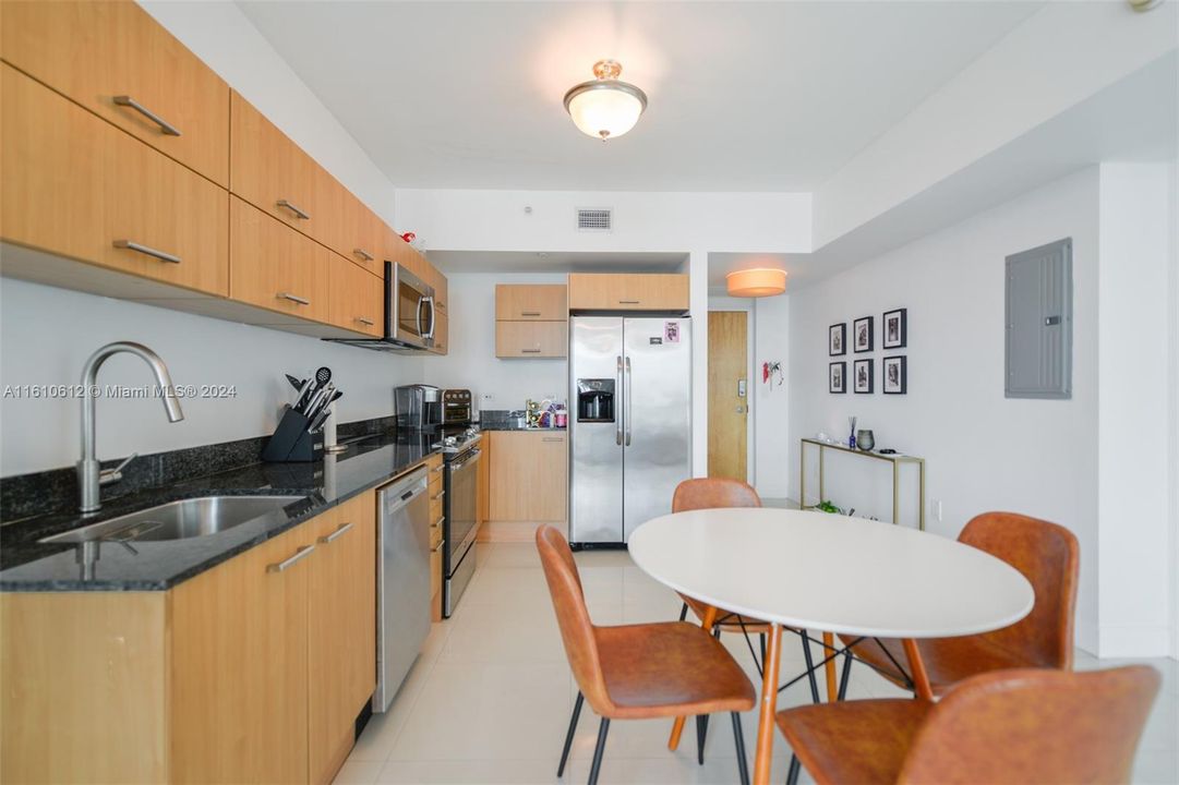 Recently Rented: $2,750 (1 beds, 1 baths, 704 Square Feet)