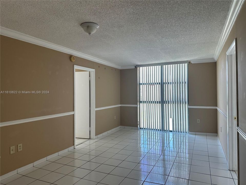 For Sale: $268,000 (2 beds, 2 baths, 850 Square Feet)