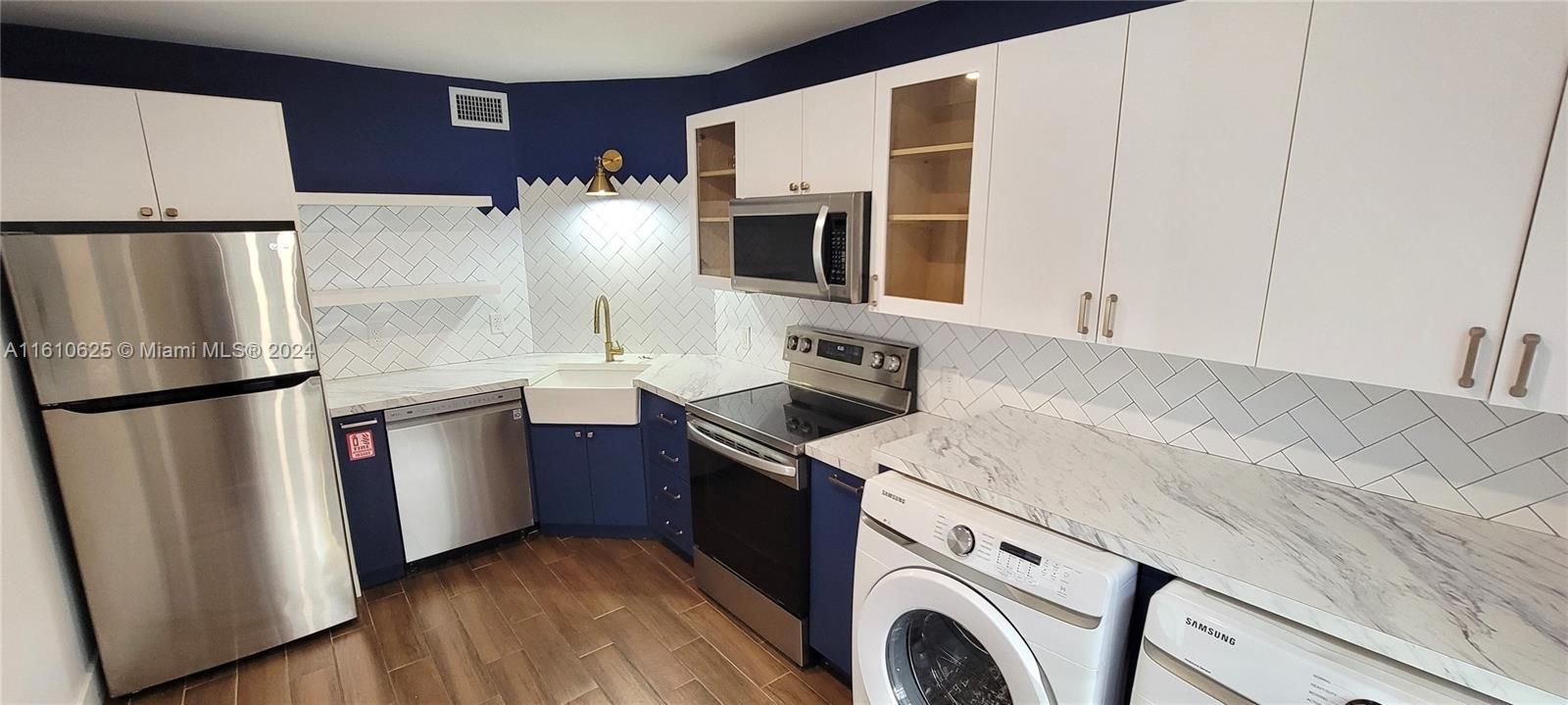 Recently Rented: $2,600 (2 beds, 1 baths, 0 Square Feet)