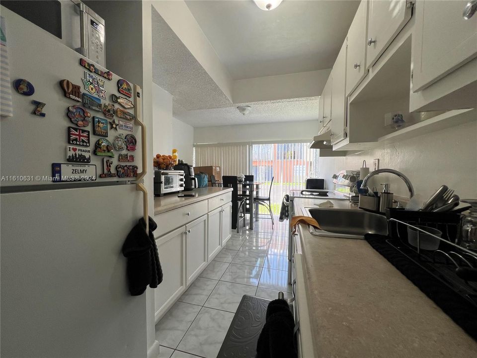 For Rent: $1,850 (1 beds, 1 baths, 614 Square Feet)