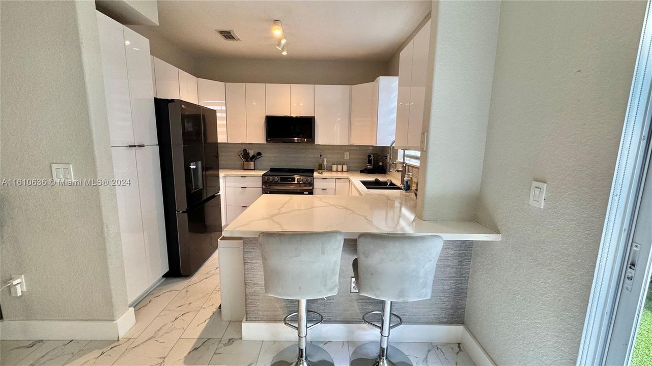 Active With Contract: $3,600 (3 beds, 2 baths, 1683 Square Feet)