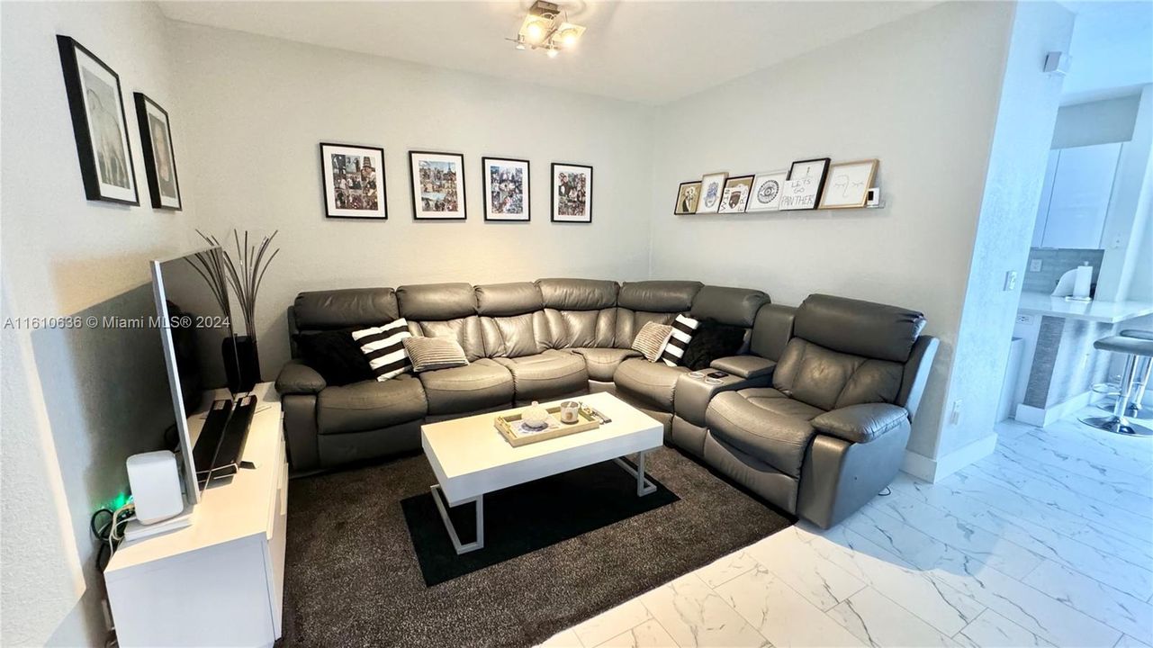 Active With Contract: $3,600 (3 beds, 2 baths, 1683 Square Feet)