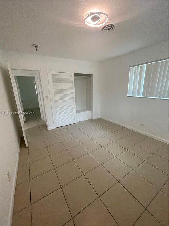 For Rent: $2,970 (3 beds, 1 baths, 1941 Square Feet)