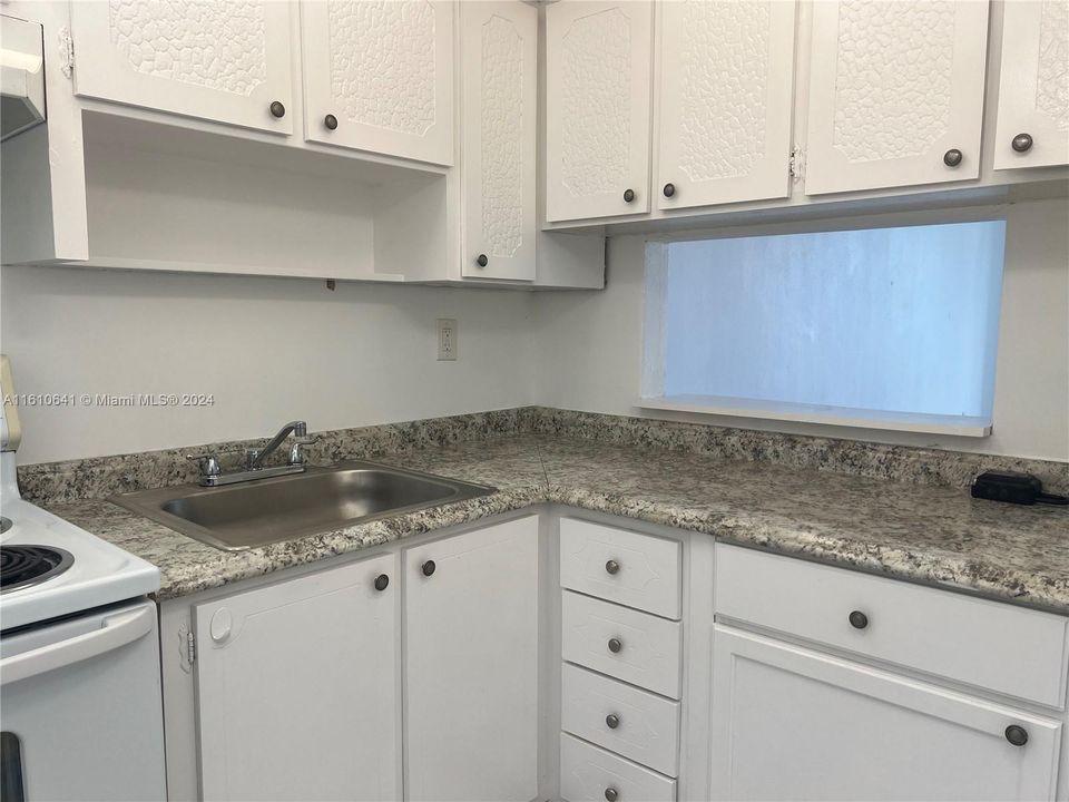 Recently Rented: $1,500 (1 beds, 1 baths, 768 Square Feet)