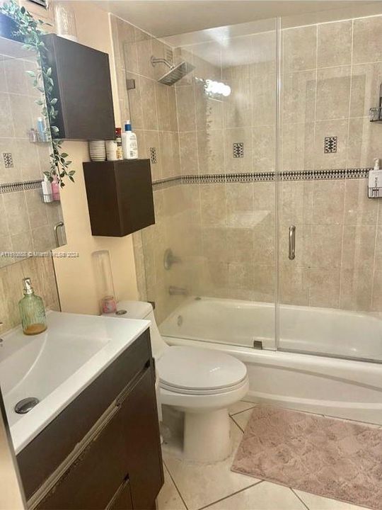 For Rent: $3,000 (2 beds, 2 baths, 1178 Square Feet)