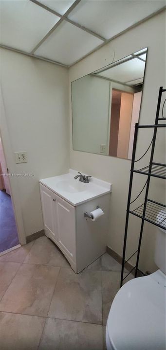 For Sale: $155,000 (1 beds, 1 baths, 748 Square Feet)