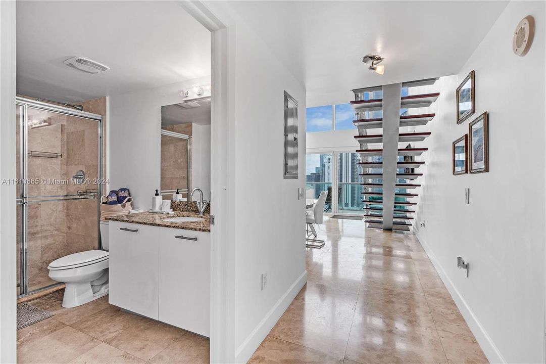 For Sale: $780,000 (2 beds, 2 baths, 1289 Square Feet)