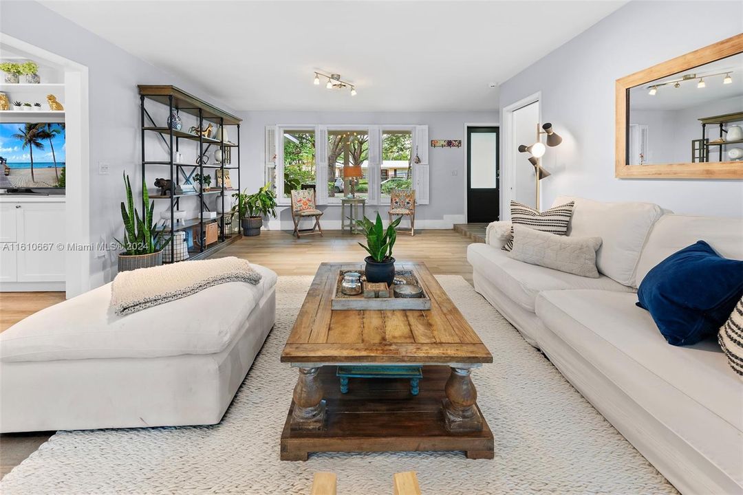 For Sale: $1,725,000 (3 beds, 2 baths, 1907 Square Feet)