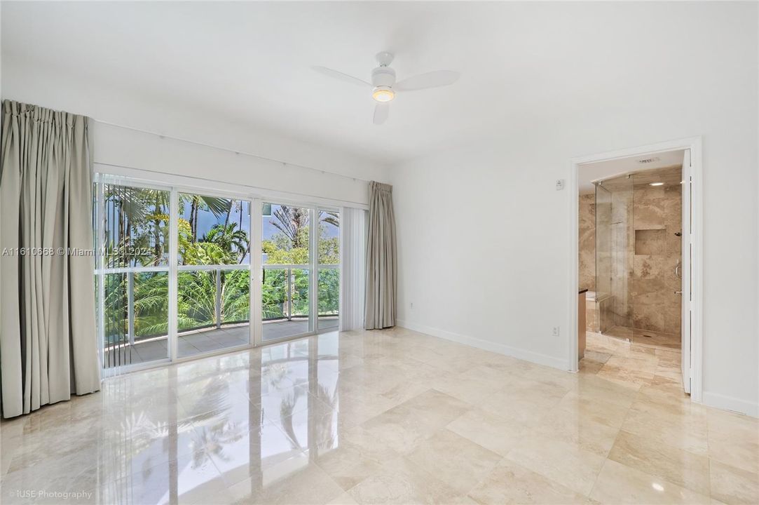 Primary Room with blinds