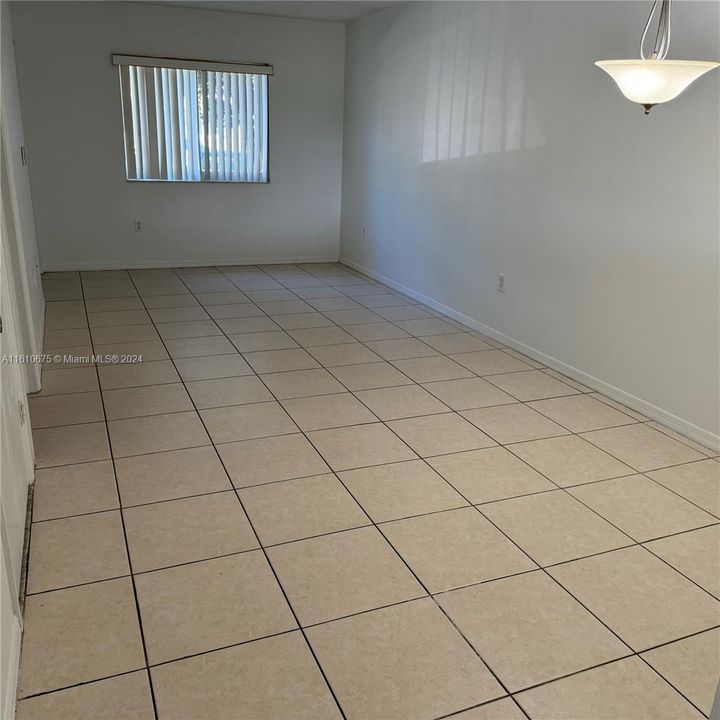 For Rent: $2,100 (2 beds, 2 baths, 920 Square Feet)